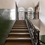 Appartamento Con Tetti Affrescati A Catania Centro